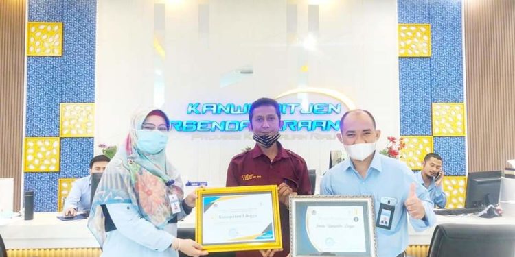 Pemkab Lingga Terima Penghargaan Direktorat Jenderal Perbendaharaan