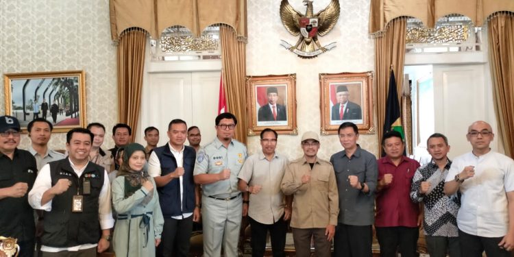 Jasa Raharja bersama Satgas Bencana BUMN Gotong Royong Bantu Masyarakat Korban Gempa Cianjur