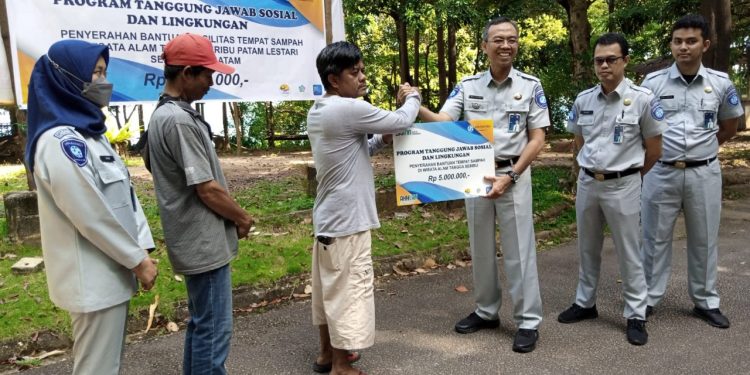 Jasa Raharja Kepri Serahkan Bantuan Tanggung Jawab Sosial & Lingkungan di Wisata Tangga Seribu Sekupang