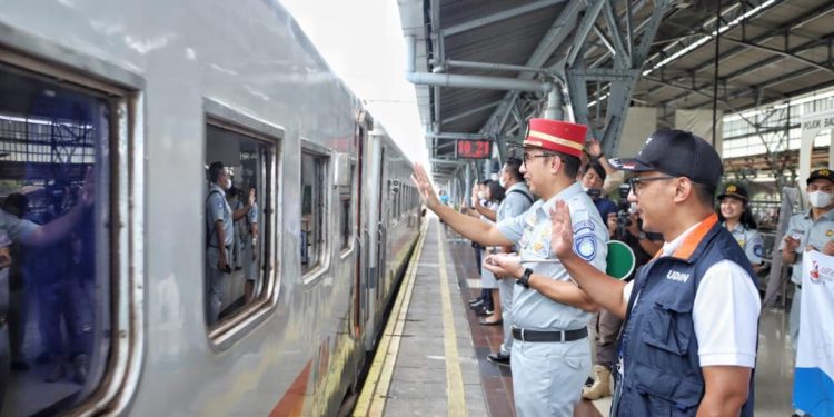 Kementerian BUMN Lepas 15 Ribu Peserta Mudik Bersama BUMN 2023 Moda Kereta Api