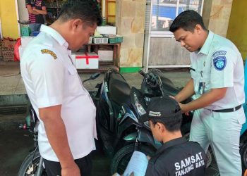 Jasa Raharja Kepri Lakukan Pemberian Tagihan Pajak Kendaraan Bermotor di Pasar Mutiara Tanjung Batu Kundur