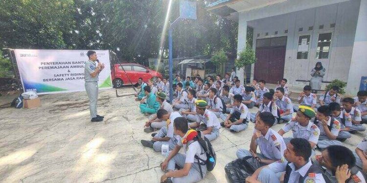 Jasa Raharja Kepulauan Riau Gelar Kegiatan Safety Riding Bersama Astra Honda Motor Batam di SMK Aljabar Batam