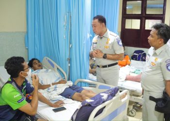 Lakukan Kunjungan ke Rumah Sakit, Rivan A. Purwantono Pastikan Korban Kecelakaan Terlayani dengan Baik