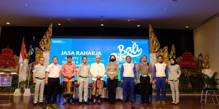 Melalui Safety Riding dan Safety Campaign, Jasa Raharja Dorong Tokoh Adat Denpasar Jadi Agen Keselamatan Berlalu Lintas