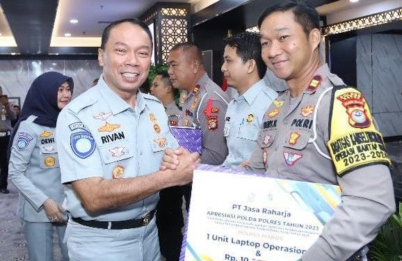 Jasa Raharja Berikan Penghargaan Kepada Polda dan Polres yang Bersinergi Terbaik Tahun 2023