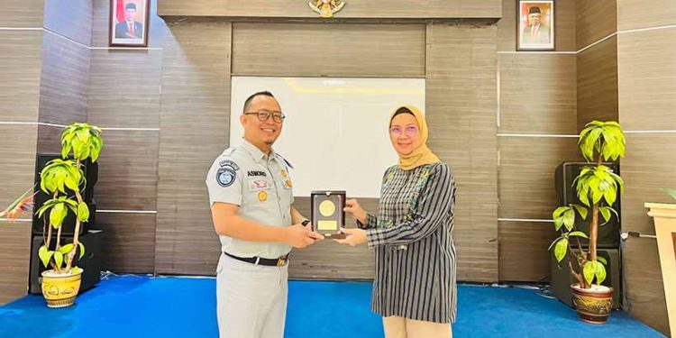 Jasa Raharja Bersama Ketua Makersi Kepri Siap Dukung Pelayanan Korban Lakalantas Berbasis Buku DC-FKMN-JR