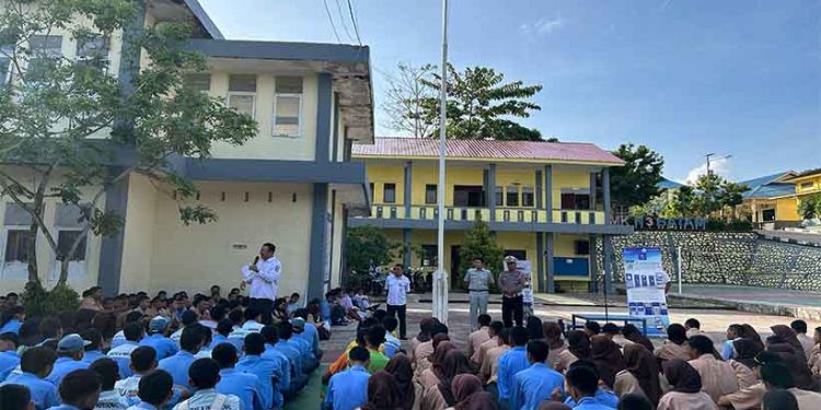 Gandeng Polresta Barelang, Jasa Raharja Kepri Gelar Program PPKL di SMKN 3 Kota Batam