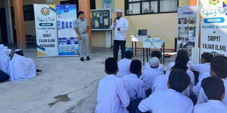 Jasa Raharja Kepri Ajak Siswa SMP dan SMA IT Fajar Ilahi Peduli Keselamatan Lalu Lintas