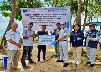 Jasa Raharja Kepri Lakukan Penyerahan Bantuan Peningkatan Usaha Pesona Alam Tangga Seribu Batam