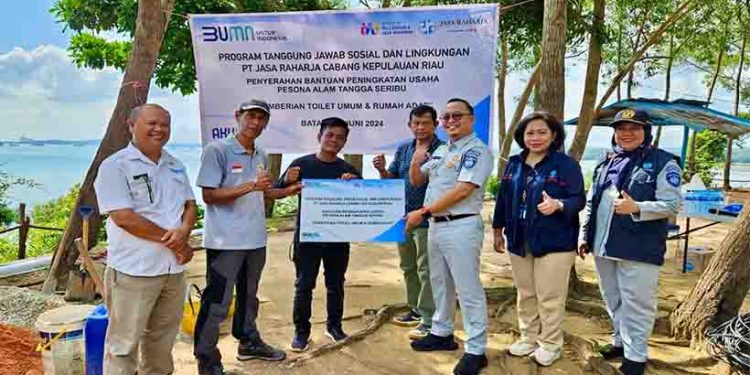 Jasa Raharja Kepri Lakukan Penyerahan Bantuan Peningkatan Usaha Pesona Alam Tangga Seribu Batam