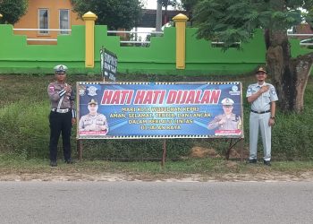 Sinergi Jasa Raharja Tanjungpinang Bersama Satlantas Polres Bintan Turunkan Angka Kecelakaan Melalui Pemasangan Spanduk Himbauan Keselamatan
