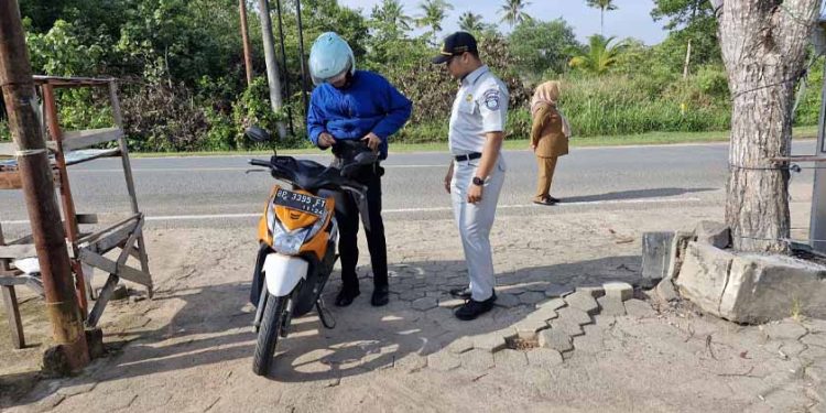 Tingkatkan Kesadaran Wajib Pajak, Jasa Raharja Tanjungpinang Bersama Tim Pembina Samsat Gelar Operasi Dalrikwas