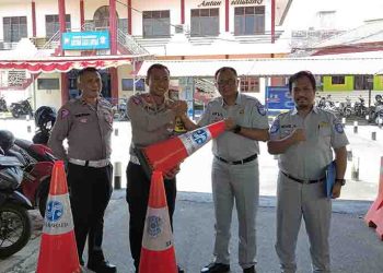 Jasa Raharja Tanjungpinang Serahkan Bantuan Traffic Cone Kepada Satlantas Polresta Tanjungpinang
