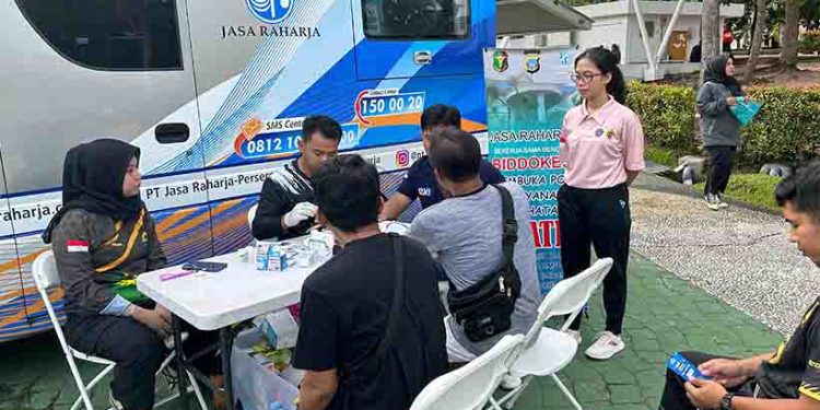 Meriahkan Lomba Lari Harhubnas, Jasa Raharja Kolaborasi Layanan Kesehatan Gratis di Alun-Alun Engku Putri