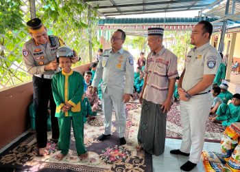 Jasa Raharja dan Ditlantas Polda Kepri Serahkan Bantuan 40 Helm kepada Generasi Muda Sebagai Safety Preventif Action
