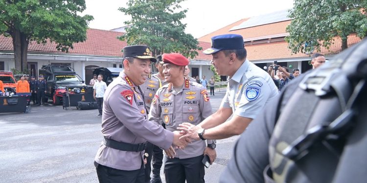 PT Jasa Raharja Mengikuti Pelaksanaan Apel Gelar Pasukan Operasi Ketupat 2025 di Surabaya, Siap Berikan Perlindungan dan Pelayanan Terbaik selama Idul Fitri 2025
