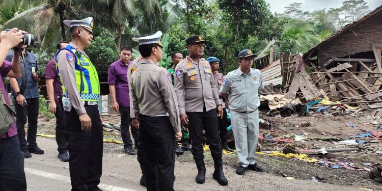 Jasa Raharja Jamin Seluruh Korban Kecelakaan antara Truk dan Angkutan Pedesaan di Purworejo, Jawa Tengah