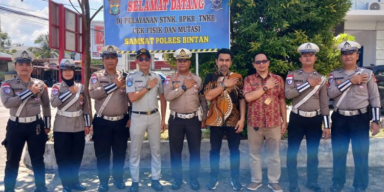 Jasa Raharja dan UPTD PPD Samsat Bintan Bagikan Apresiasi bagi Wajib Pajak yang Tertib