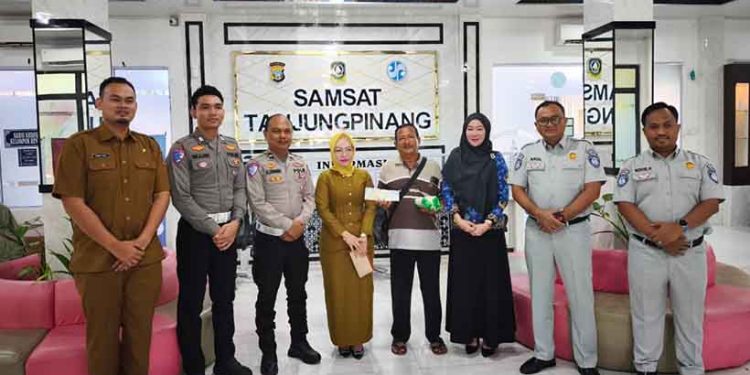Samsat Tanjungpinang Beri Apresiasi Kepada Masyarakat Taat Pajak