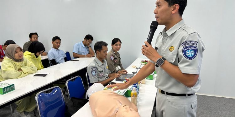 Jasa Raharja & Kamsel Polresta Barelang Gelar Sosialisasi Keselamatan Lalu Lintas danPelatihan PPGD bersama Karyawan PT Nusa Solar Indonesia