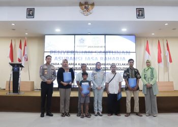 Jasa Raharja Serahkan Santunan bagi Keluarga Korban Kecelakaan Bus Probolinggo