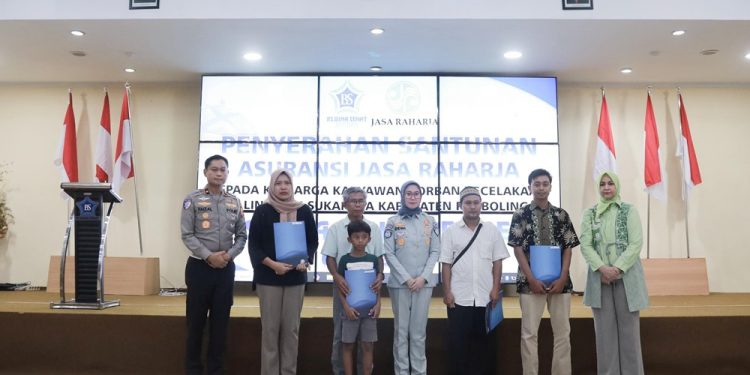 Jasa Raharja Serahkan Santunan bagi Keluarga Korban Kecelakaan Bus Probolinggo