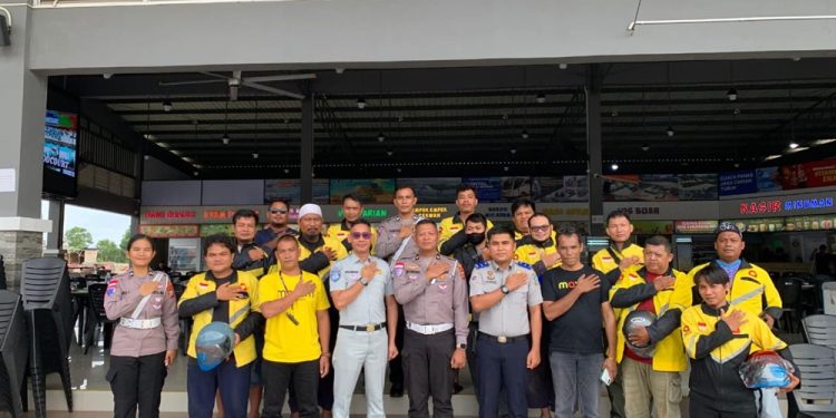 Jasa Raharja Sosialisasikan Keselamatan Berkendara bagi Driver Maxim Tanjung Uban