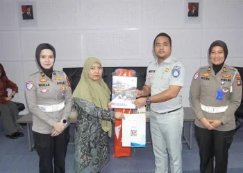 Jasa Raharja Kepri Serahkan Bantuan Lingkungan Keselamatan kepada Politeknik Negeri Batam