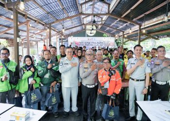 Dukung Kegiatan Polantas Menyapa: Jasa Raharja Bekali Komunitas Ojol dengan Edukasi Keselamatan dan PPGD
