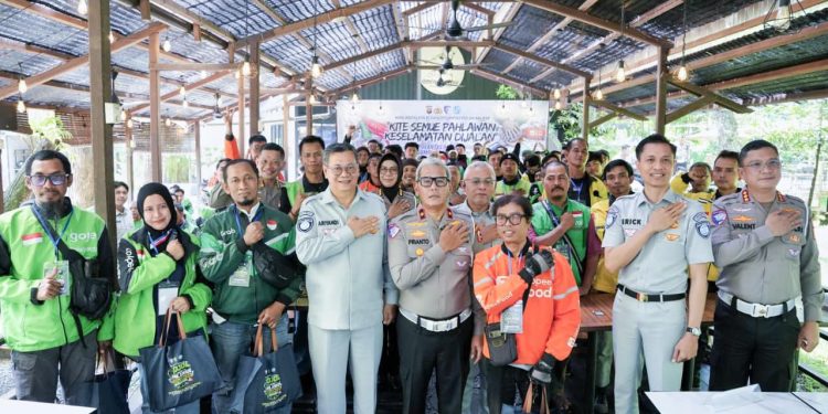 Dukung Kegiatan Polantas Menyapa: Jasa Raharja Bekali Komunitas Ojol dengan Edukasi Keselamatan dan PPGD