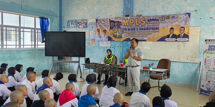 Jasa Raharja Tanjungpinang dan Satlantas Polresta Tanjungpinang Gelar Sosialisasi PPKL dalam rangka MPLS