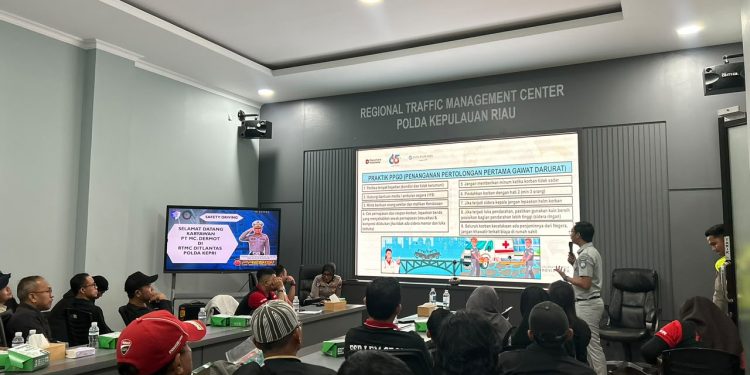 Jasa Raharja dan Kamsel Ditlantas Polda Kepri Gelar Safety Riding dan Sosialisasi PPGD Kepada Serikat Pekerja PT. Mcdermott Indonesia