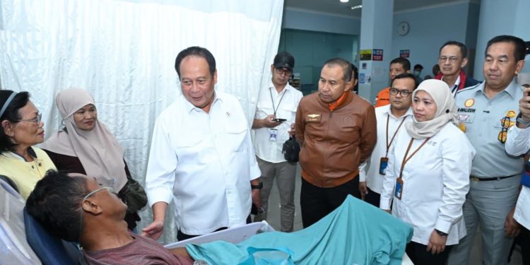 Dirut Jasa Raharja Dampingi Wamenhub Tinjau Penanganan Korban KM Mutiara Sentosa II di RS PHC Surabaya